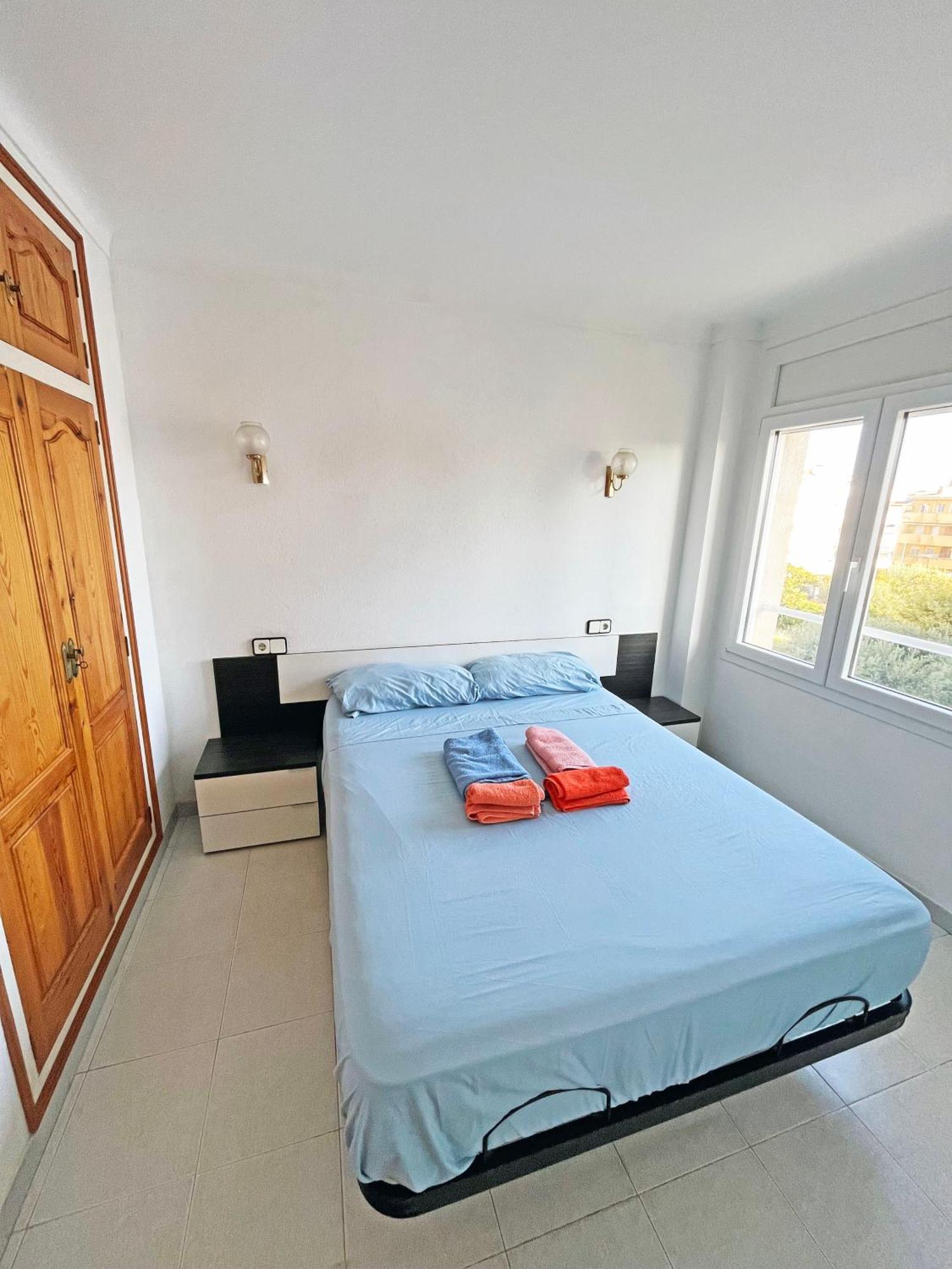 Apartamento De 3 Habitaciones En El Centro L'Escala Exterior photo