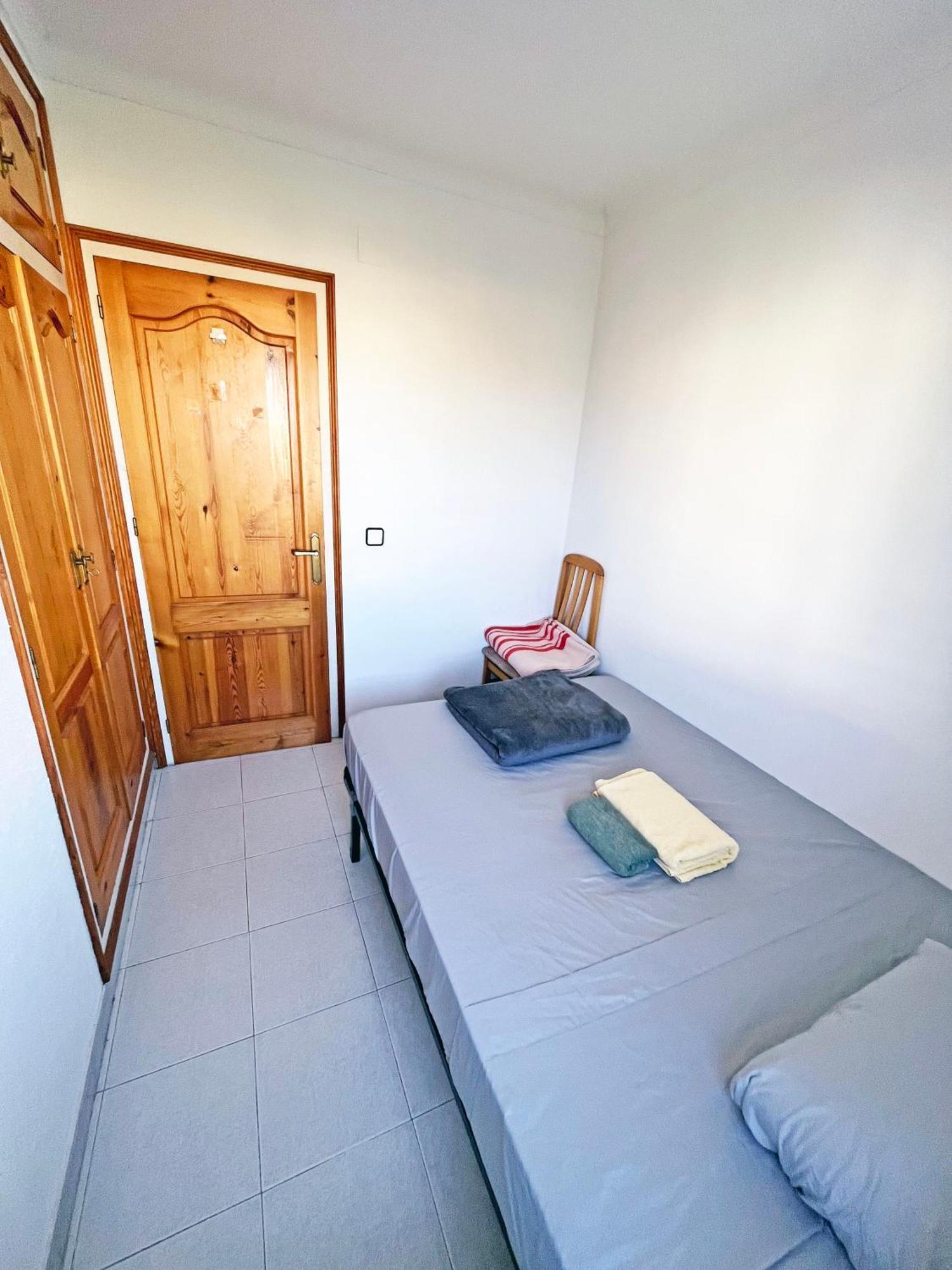 Apartamento De 3 Habitaciones En El Centro L'Escala Exterior photo